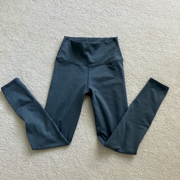 Gray Aerie leggings - Picture 1 of 3